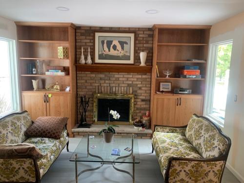 60088383780  6F3BF127-024D-422B-8ECA-25190745FEE7