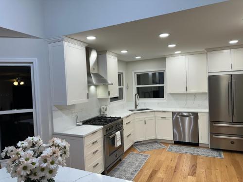 Baumhaus & Modern Farmhouse